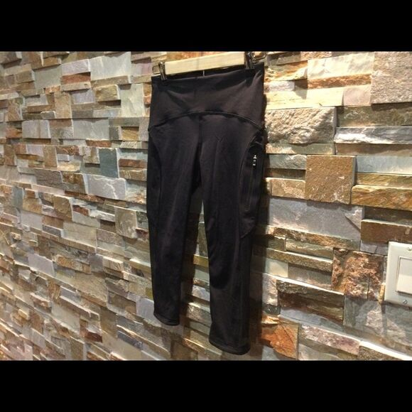 LULULEMON ATHLETICA Sport Capri  - Picture 2 of 8